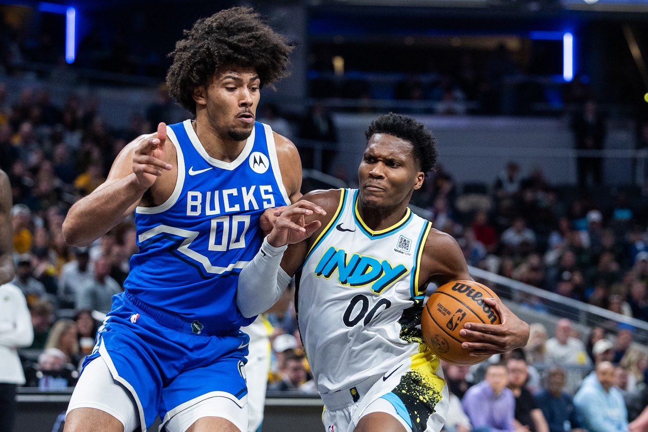 Jericho Sims vuelve a los Bucks