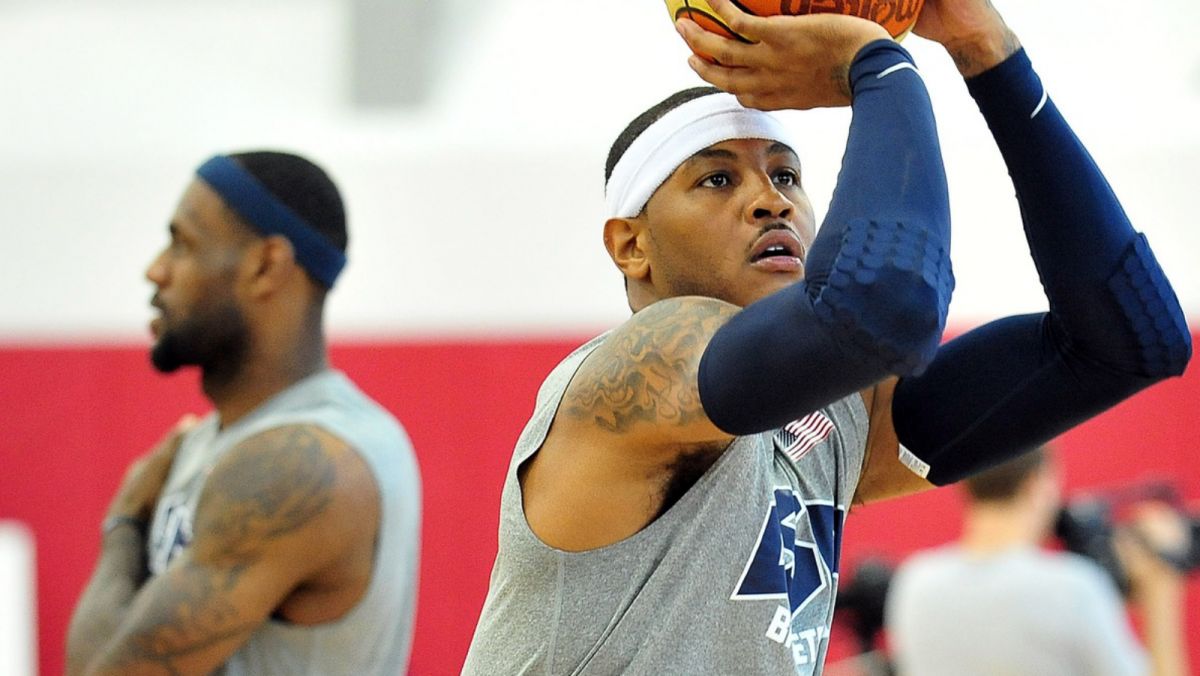 Carmelo Anthony, entrenando con la selección de Estados Unidos junto a LeBron James.