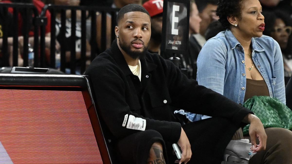 Damian Lillard, presenciando un partido de la WNBA hace escasas semanas.