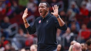 Dwane Casey en los banquillos de la NBA