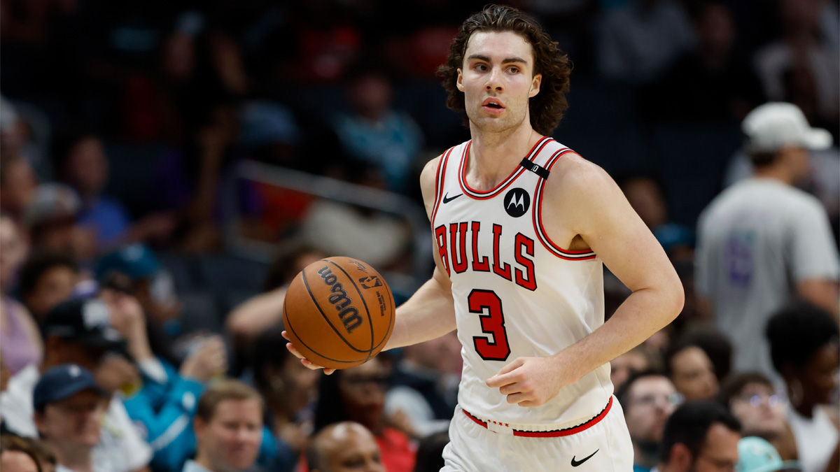 Josh Giddey en un partido con los Bulls
