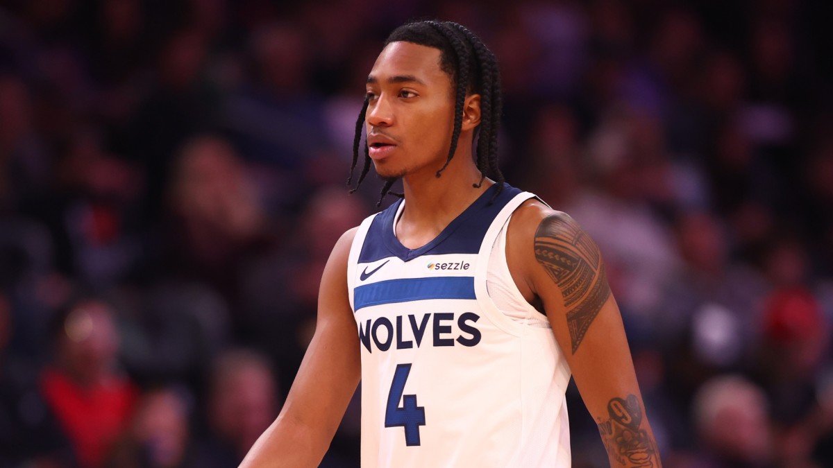 Rob Dillingham, durante un partido de la temporada 2024-25 de la NBA.