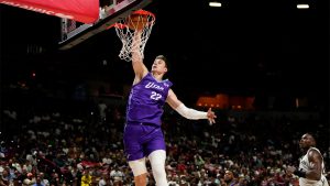 Filipowski culmina un mate en la Summer League
