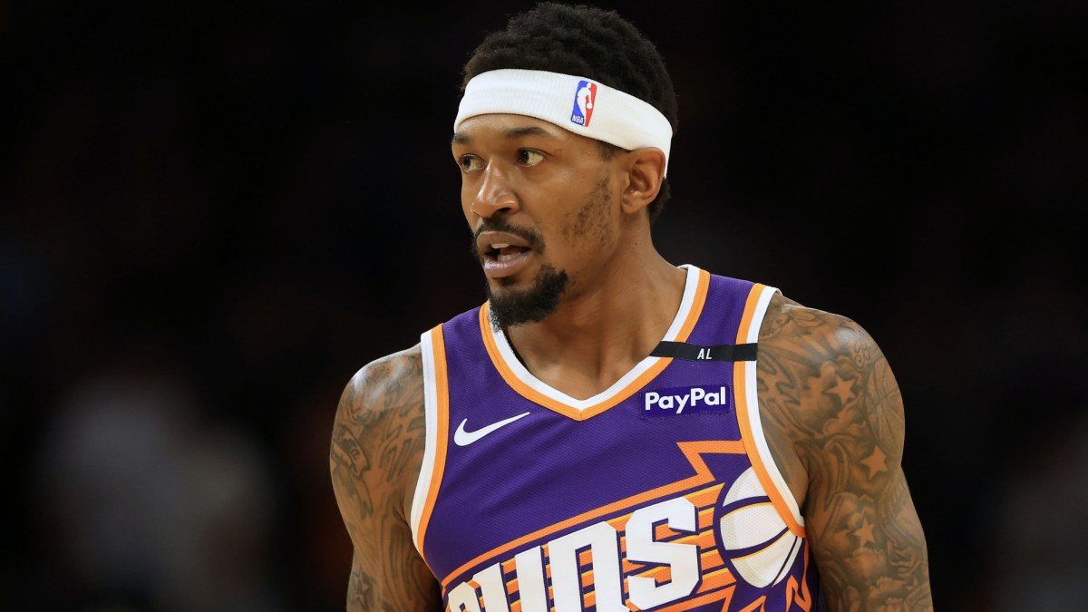 Bradley Beal, disputando un partido con los Phoenix Suns.