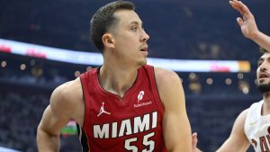 Duncan Robinson, disputando un partido con los Miami Heat.