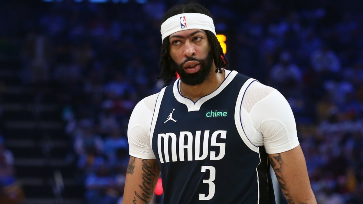 Anthony Davis, disputando un partido con Dallas Mavericks.