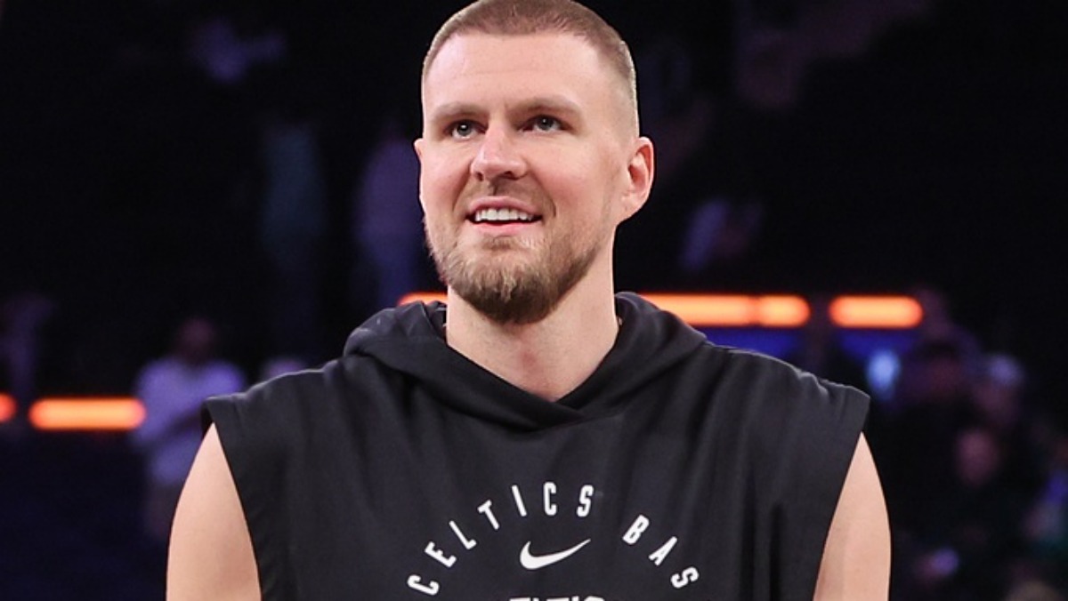 Kristaps Porzingis, durante su etapa como jugador de Boston Celtics.