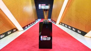 El trofeo de la Copa NBA