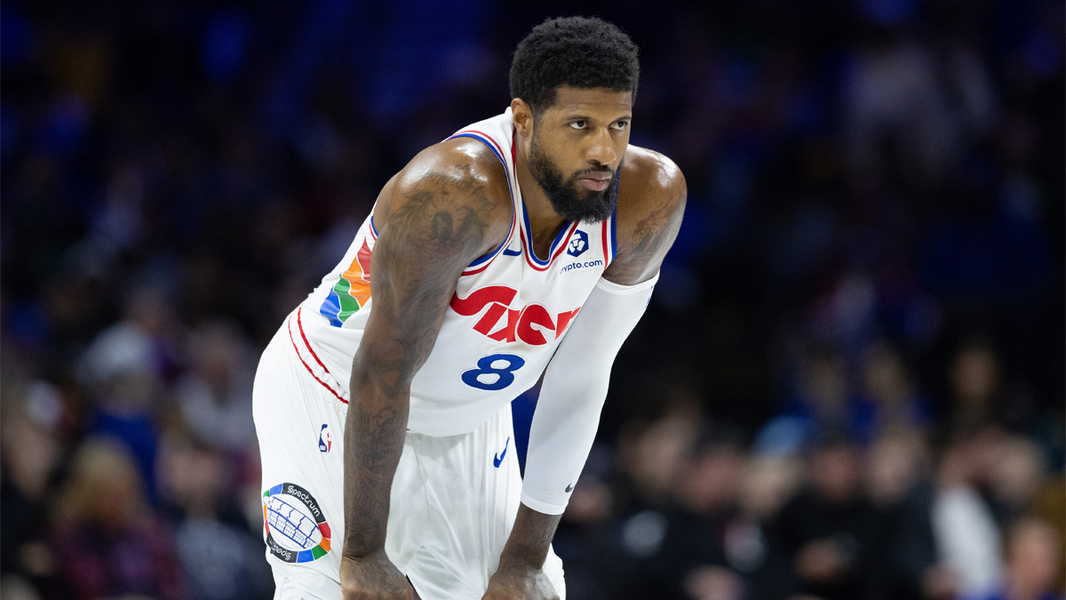 Paul George en un partido con los 76ers