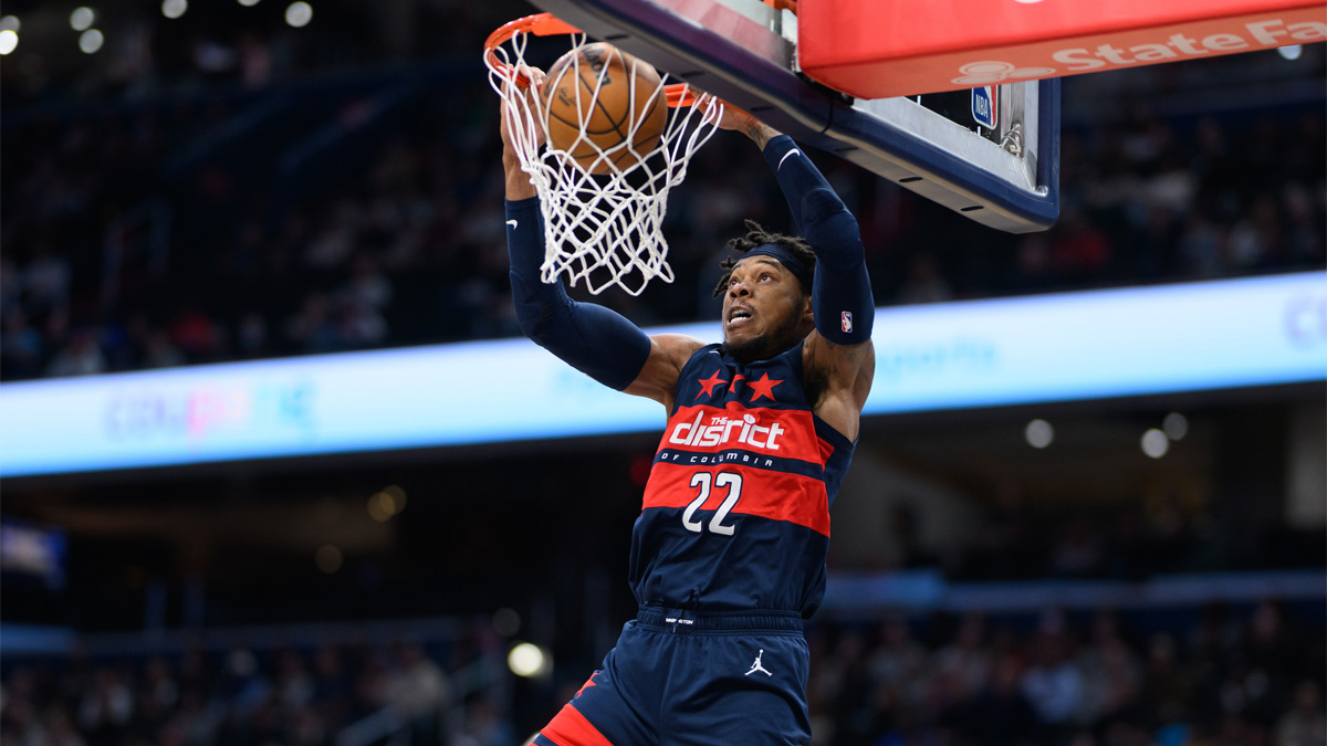 Richaun Holmes culmina un mate