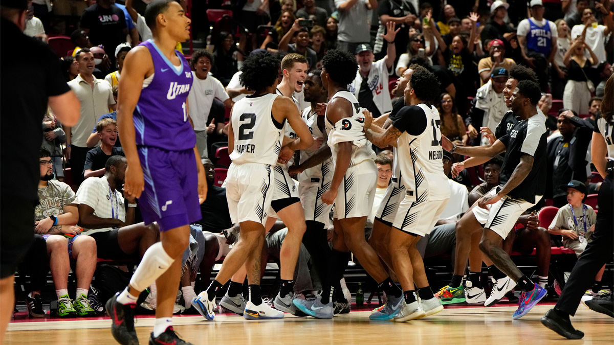 Los San Antonio Spurs vencieron sobre la bocina a los Utah Jazz
