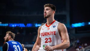 Alperen Sengün durante la victoria ante Chequia en el Eurobasket 2025.