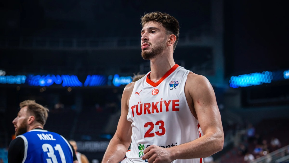 Alperen Sengün durante la victoria ante Chequia en el Eurobasket 2025.