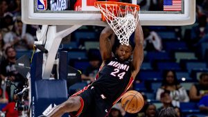 Haywood Highsmith finaliza un mate para los Heat