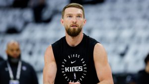 Domantas Sabonis, durante un calentamiento con los Sacramento Kings.