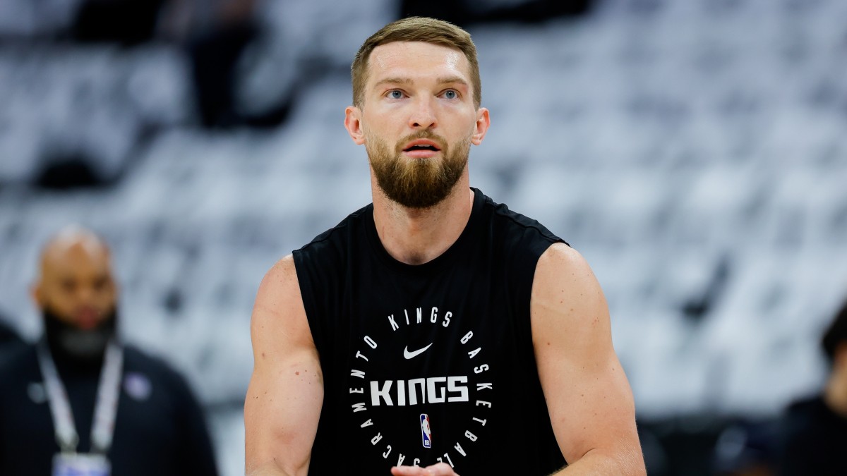 Domantas Sabonis, durante un calentamiento con los Sacramento Kings.