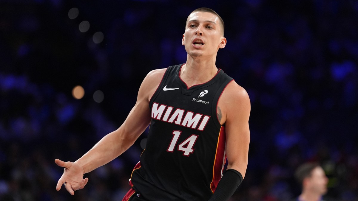 Tyler Herro, disputando un partido con los Miami Heat.