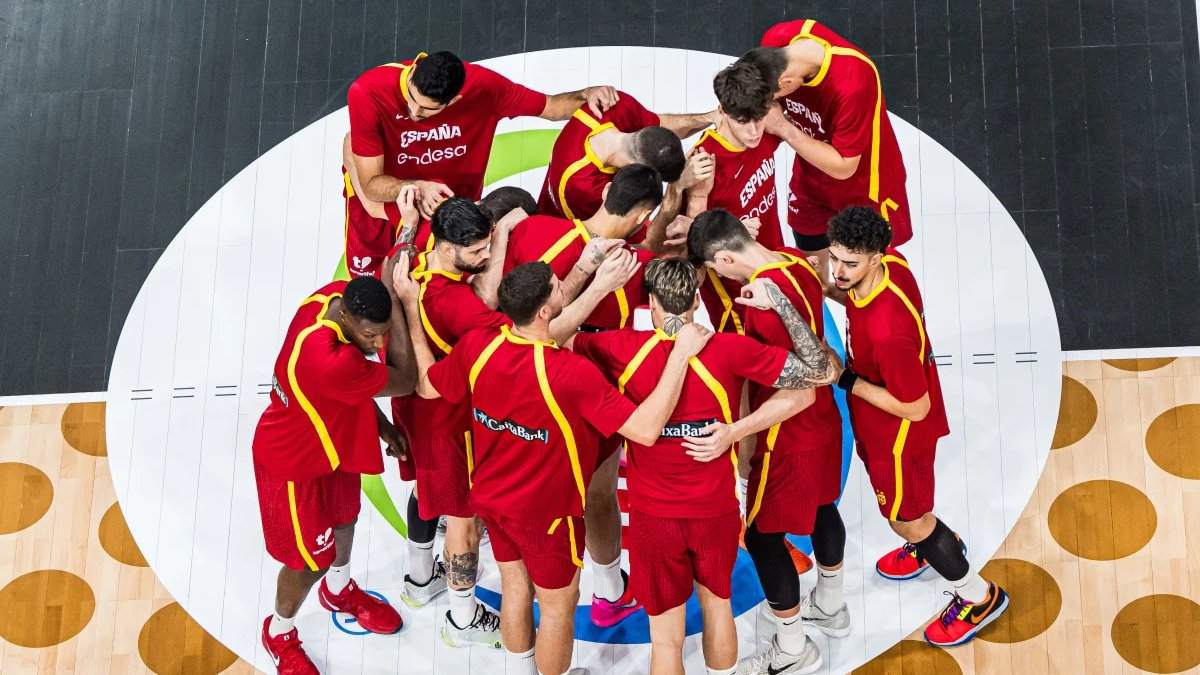 La selección de España se conjura antes del encuentro ante Italia.