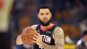 Fred VanVleet durante un partido con los Houston Rockets.