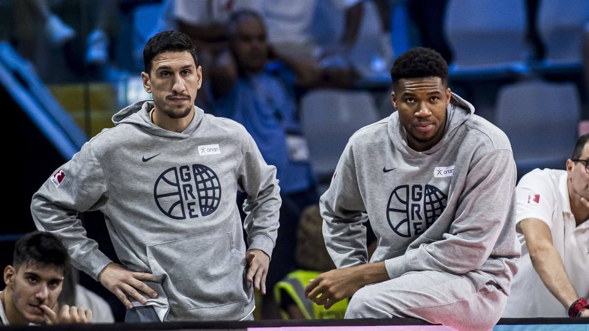 Giannis Antetokounmpo se perdió el partido ante Bosnia por lesión.
