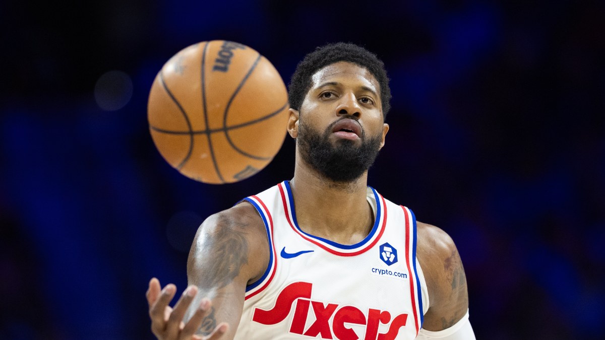 Paul George durante uno de sus últimos encuentros con los Philadelphia 76ers.