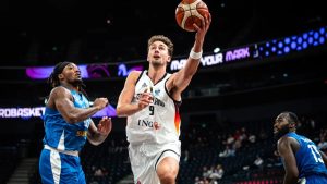 Franz Wagner suma dos puntos para Alemania