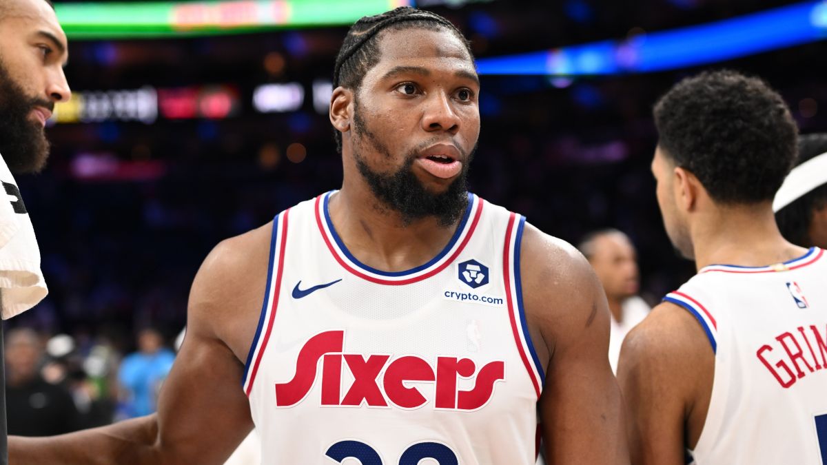 Guerschon Yabusele, disputando un partido con los Philadelphia 76ers.