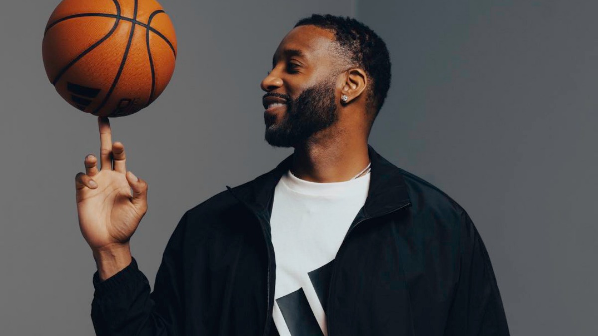 Tracy McGrady, posando en la presentación de su firma con Adidas.