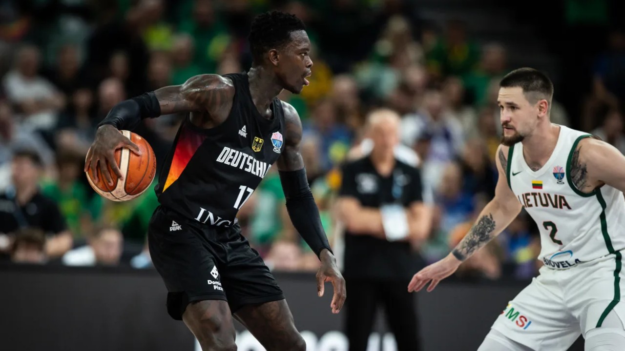 Dennis Schröder en el partido ante Lituania