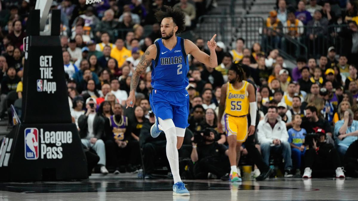 Dereck Lively II durante un partido de pretemporada con los Dallas Mavericks.