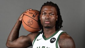 Chris Livingston durante el Media Day de los Milwaukee Bucks.
