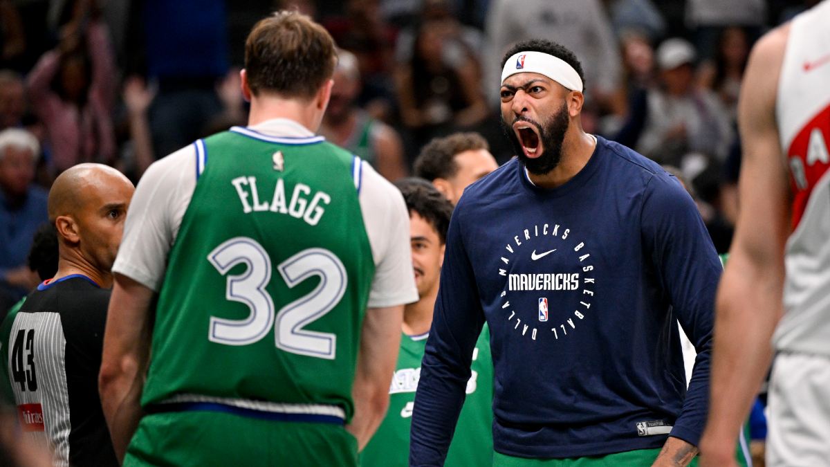 Cooper Flagg se estrena ante los Toronto Raptors