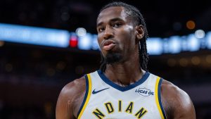 Aaron Nesmith, disputando un partido con los Indiana Pacers.