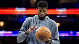 Paul George sigue arrastrando problemas físicos