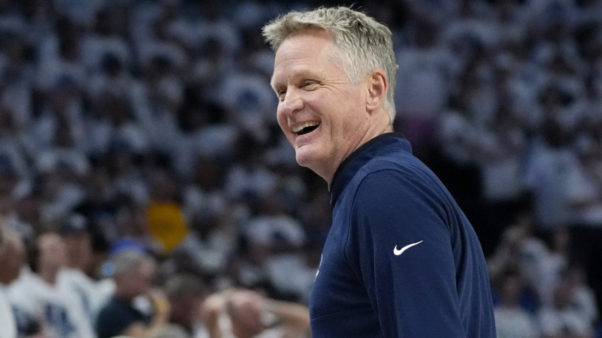 Steve Kerr, durante un partido de playoffs con los Golden State Warriors.