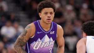 Keyonte George, disputando un partido con los Utah Jazz.