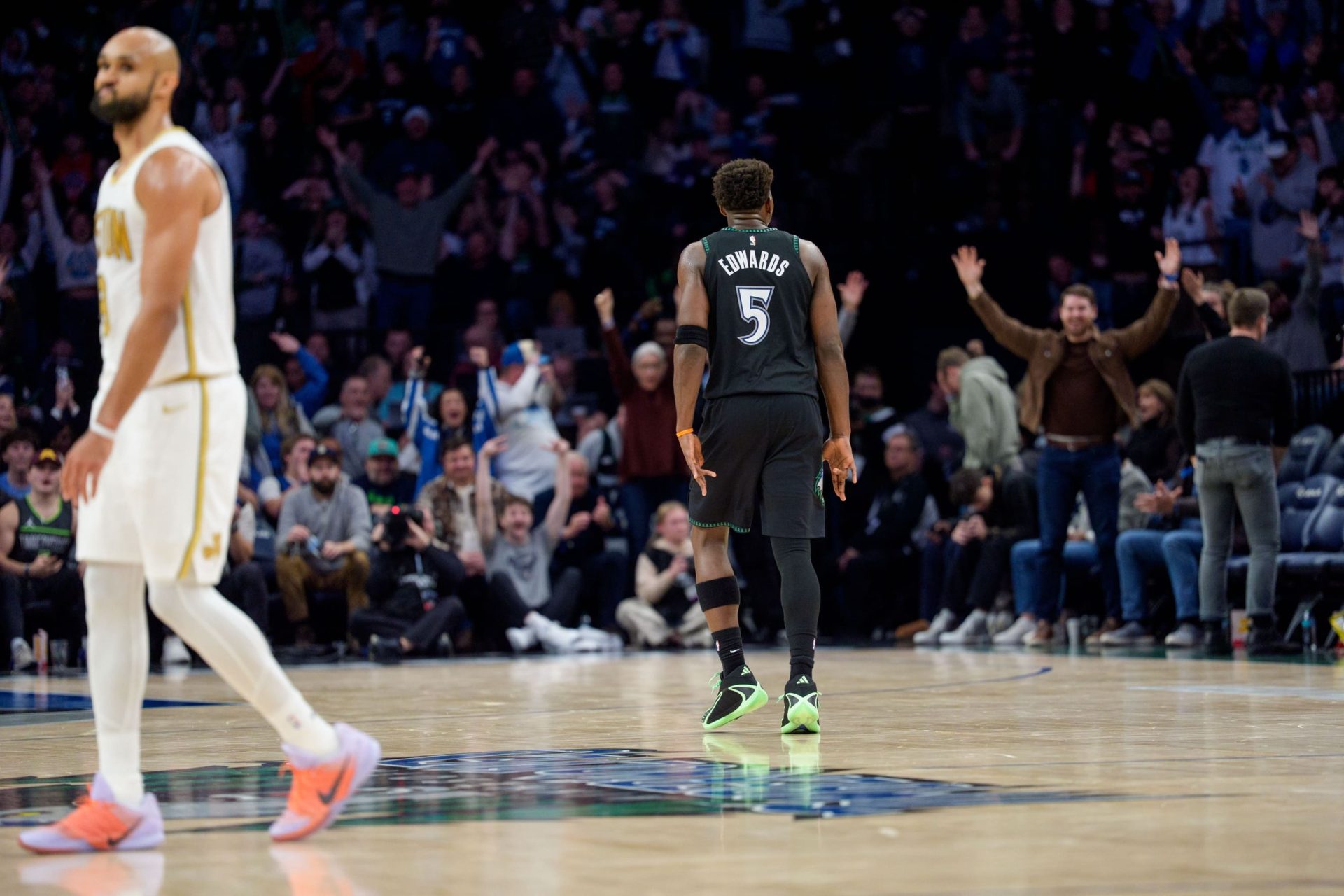 Anthony-Edwards-con-el-triple-ganador