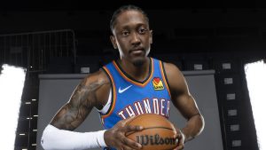 Jalen Williams, posando en el Media Day de los Thunder para la campaña 2025-26.