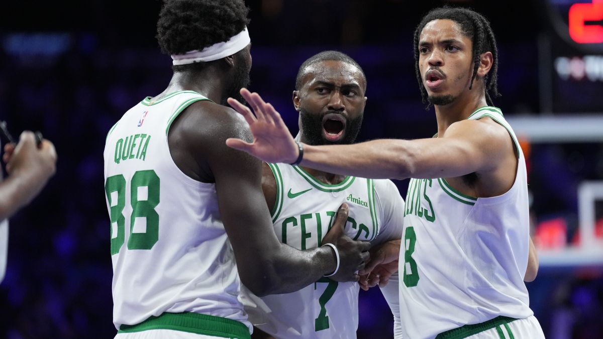 Jugadores de Boston Celtics en el partido contra Philadelphia 76ers.