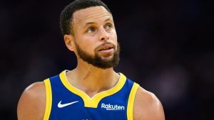 Stephen Curry, disputando un partido con los Golden State Warriors.