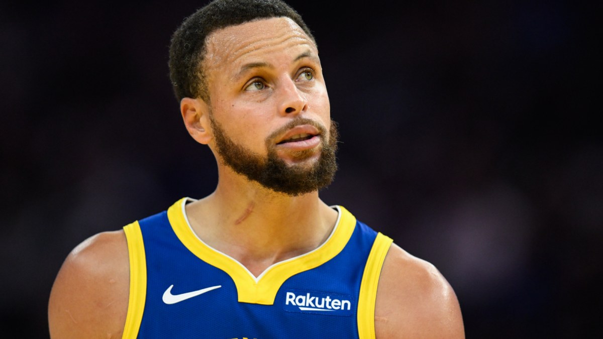 Stephen Curry, disputando un partido con los Golden State Warriors.