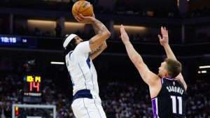 Anthony Davis y Domantas Sabonis, objetivo de los Toronto Raptors.