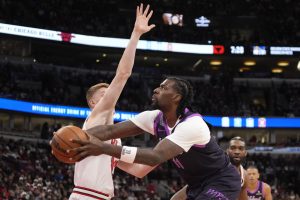 Naz_reid_ante_los_Bulls