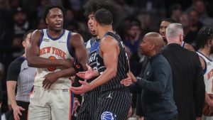 Desmond Bane recibe una multa