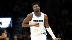 Jaren Jackson da la victoria a los Grizzlies