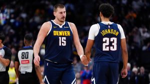 Nikola Jokic vuelve a imponerse