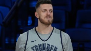 Isaiah Hartenstein, durante una sesión de entrenamiento con los Oklahoma City Thunder.