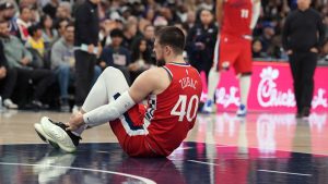 Zubac sufre una lesión de tobillo