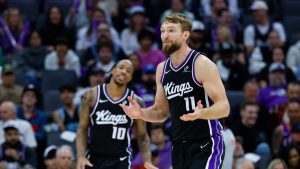 Domantas Sabonis durante un partido con los Sacramento Kings.