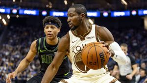 Jonathan Kuminga, durante un partido de la temporada NBA 2025-26 con los Warriors.